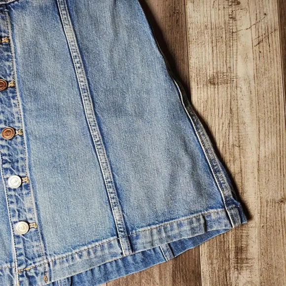Karlie Kloss EXPRESS Medium Wash Button Up Denim Mini Skirt Size 2 - Picture 6 of 12